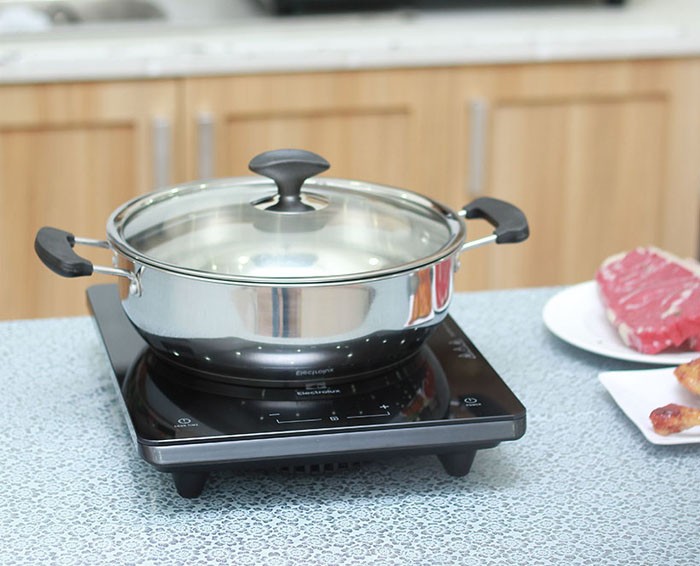 Image Bếp từ Electrolux ETD29KC 1