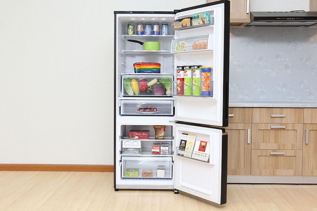 Image Tủ lạnh Panasonic 290 lít NR-BV328GKVN 1